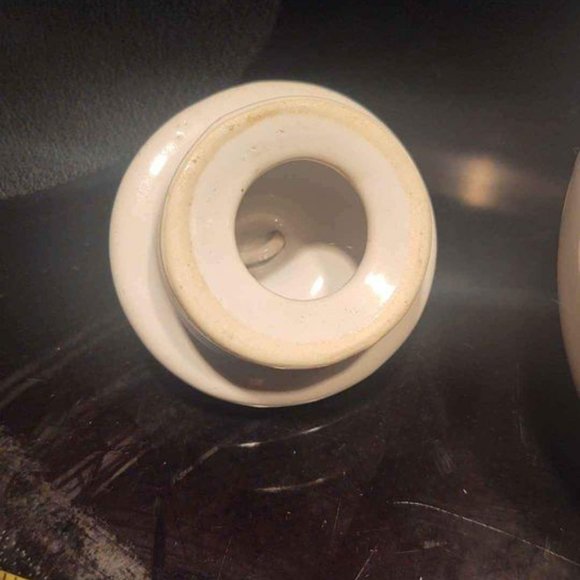 Small Porcelain Pot White and Red Rustic Appearance - Picture 2 of 9